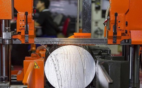 醴陵立式金属带锯床切削出现跑带故障解决方法！